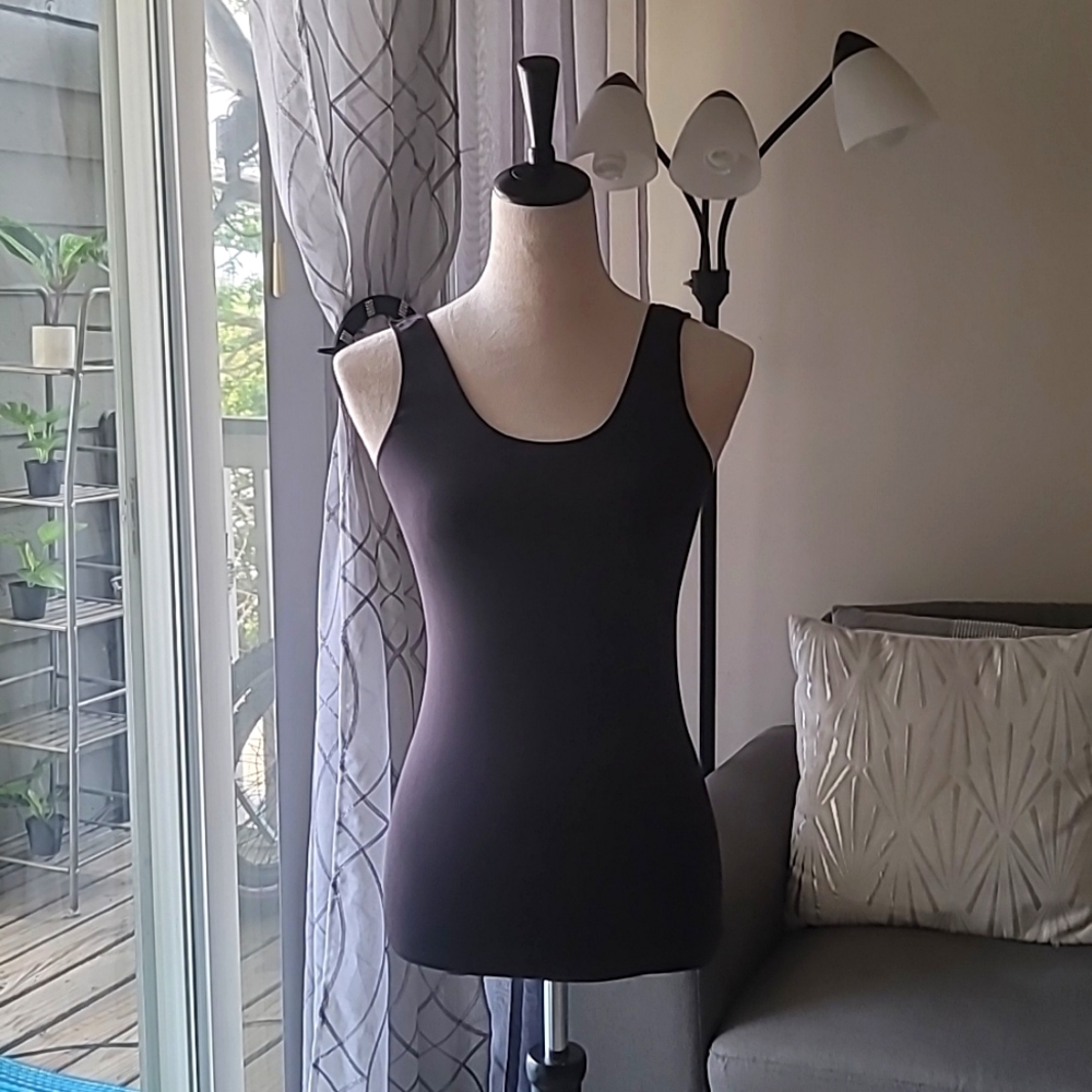 Black skin tight tank top size medium